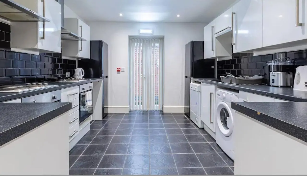 Kelvin Grove By Ustay Liverpool