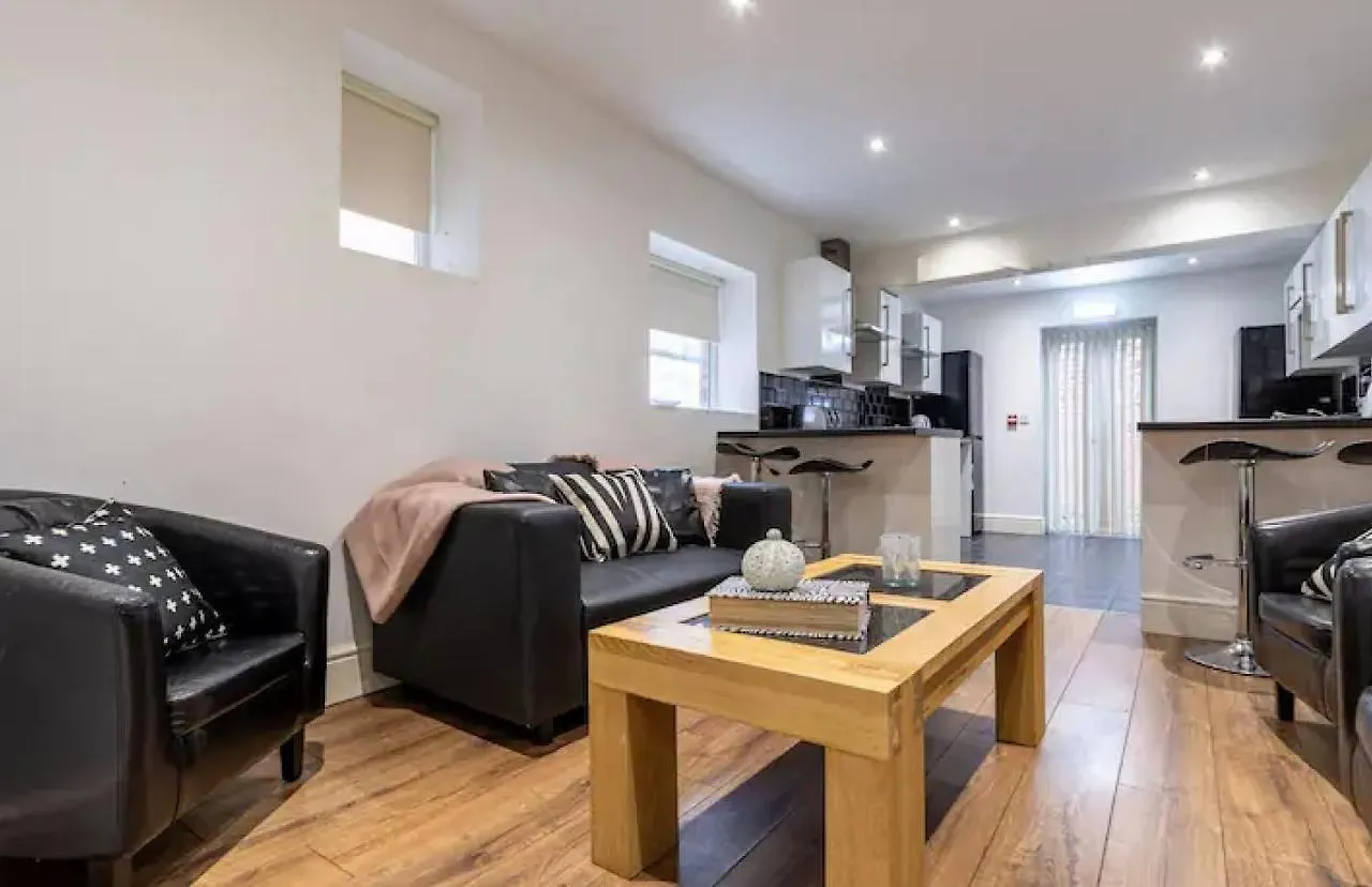 Kelvin Grove By Ustay Liverpool